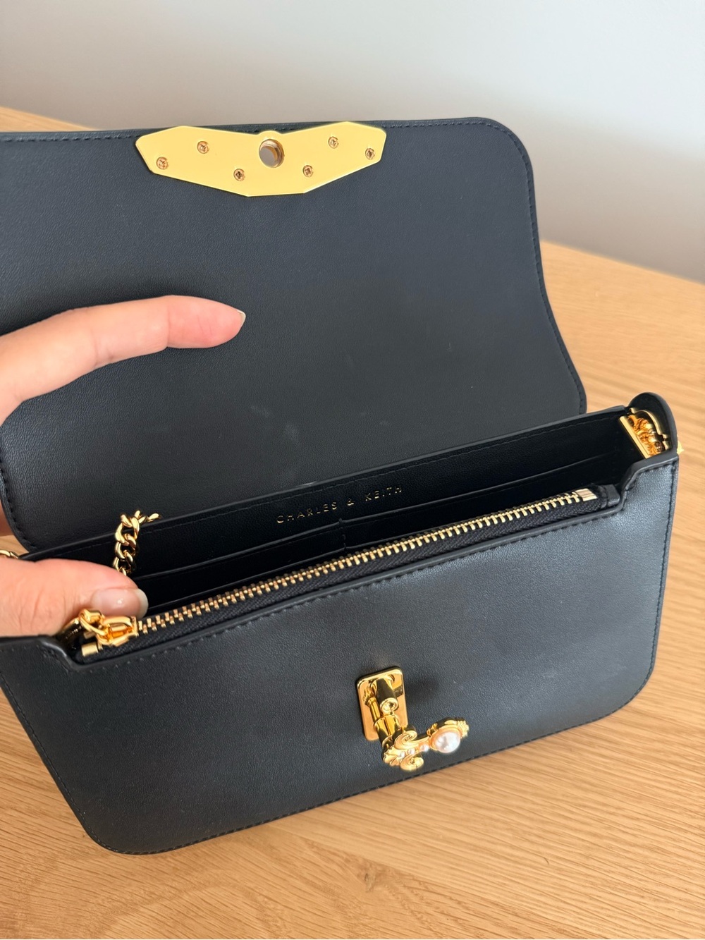 Charles & Keith Chain Shoulder/ handbag with Gold Hardware - Picture 9 of 10